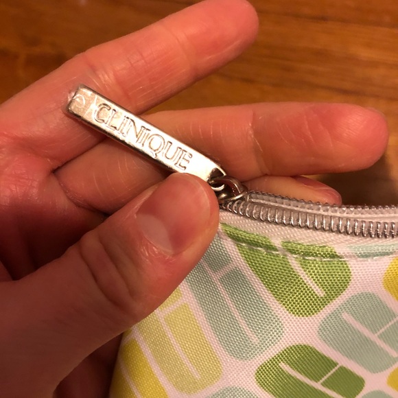 Clinique makeup pouch - Picture 2 of 3